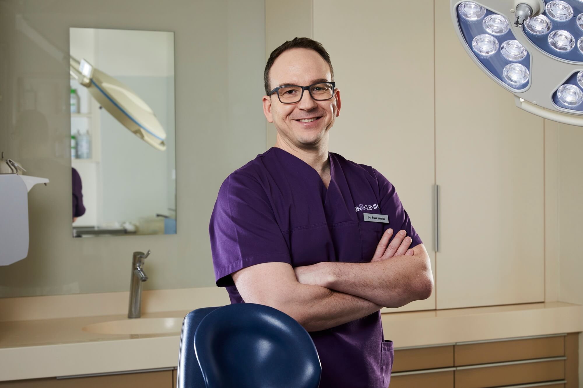 A szájüregi ciszták eltávolítása szájsebészeti műtét keretében történik.