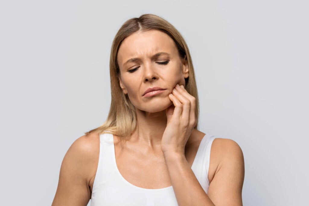 Állkapocs csont fájdalom túlterhelés miatt.